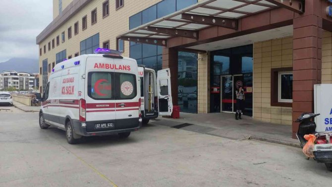 Polonyalı Turistler Safari Cipiyle Şarampole Düştü: 5 Yaralı