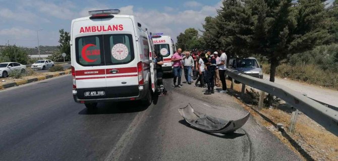 Traktörle Otomobil Çarpıştı: 4 Yaralı