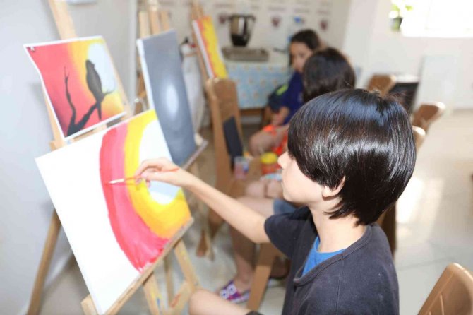 Efeler Halk Eğitim Merkezi’nin Kurslarından, Bir Yılda 40 Bin Vatandaş Faydalandı