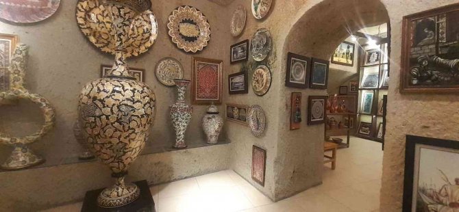 Boyundan Büyük Seramik Vazo Yaptı