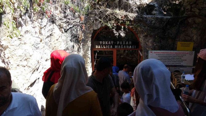 Unesco’nun Kültür Miras Listesinde, Ziyaretçi Akınına Uğruyor