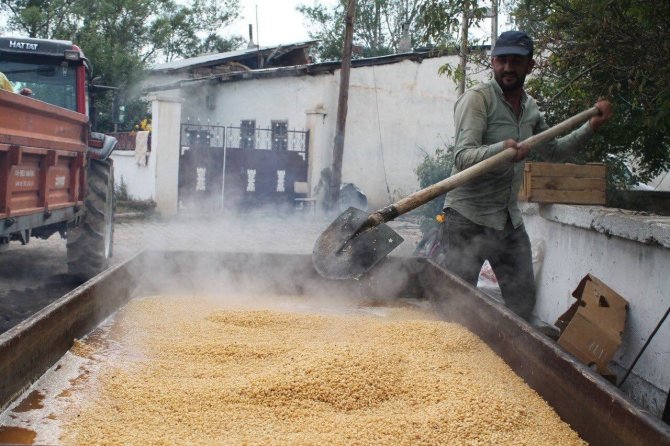 Bayburt’ta Bulgur Kazanları Kaynamaya Başladı