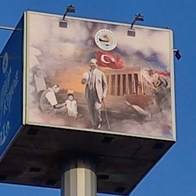 Baz İstasyonlarını Atatürk Fotoğrafı İle Kapatan Chp’li Belediyeye Tepki