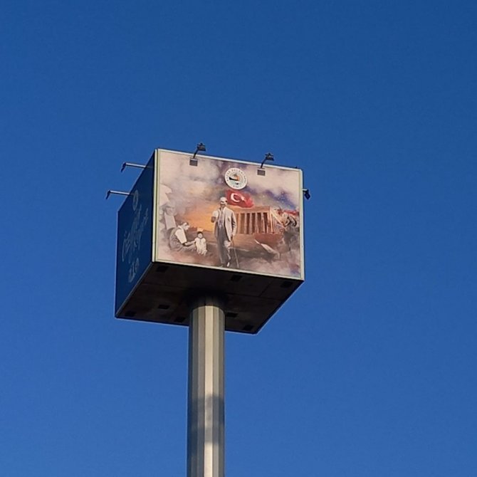 Baz İstasyonlarını Atatürk Fotoğrafı İle Kapatan Chp’li Belediyeye Tepki