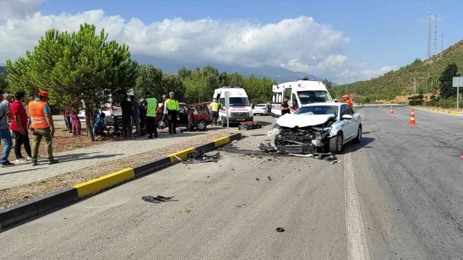 Fethiye’de Trafik Kazası: 5 Yaralı