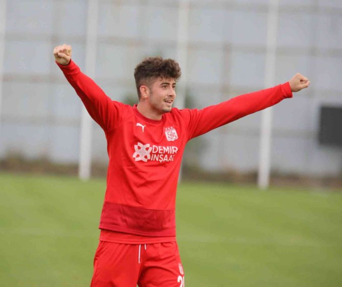 Sivasspor’dan Kerem Atakan Kesgin’e Teşekkür