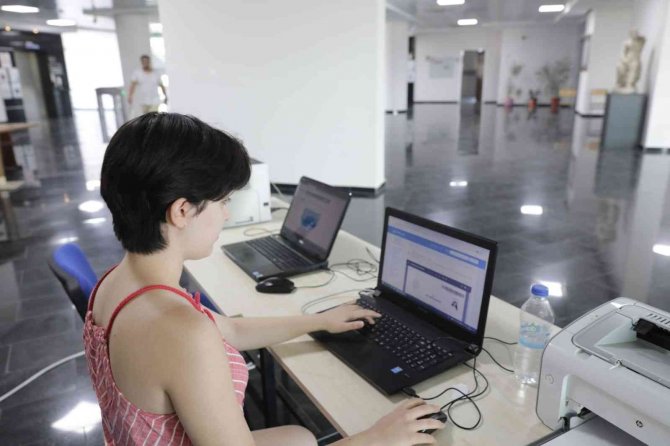 Dokuz Eylül’de Kayıt Heyecanı Başladı