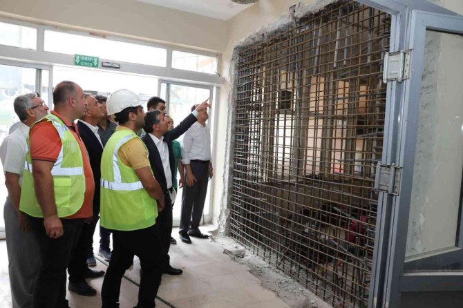 25 Okulda Tadilat Devam Ediyor