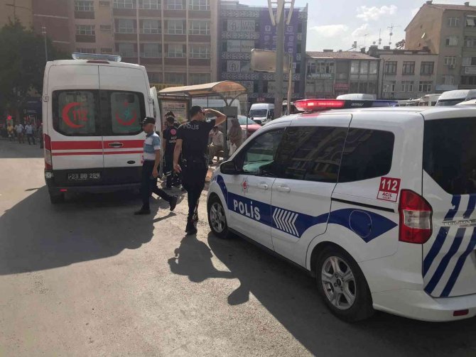 Elazığ’da Taşlı Ve Sopalı Kavga: 2 Yaralı