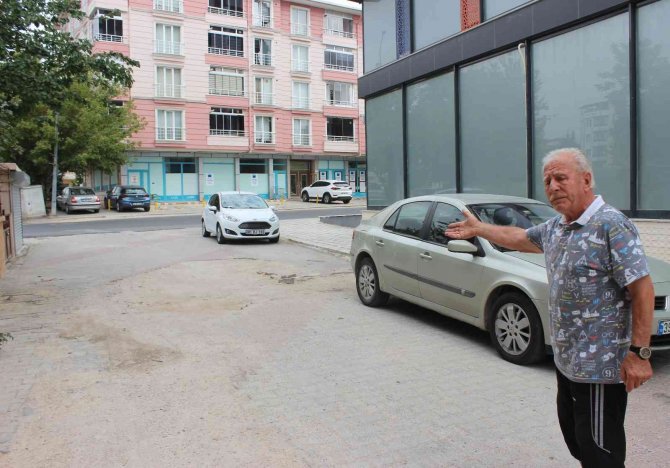 Kırklareliler Bozuk Yollardan Şikayetçi