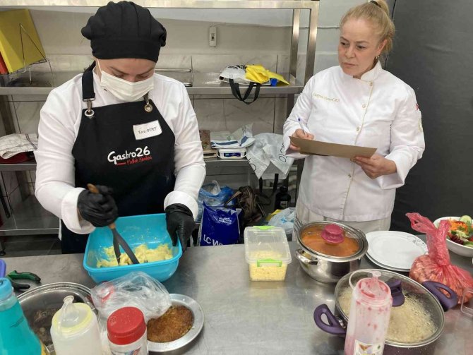 Ustalık Telafi Programı İlk Mezunlarını Verdi