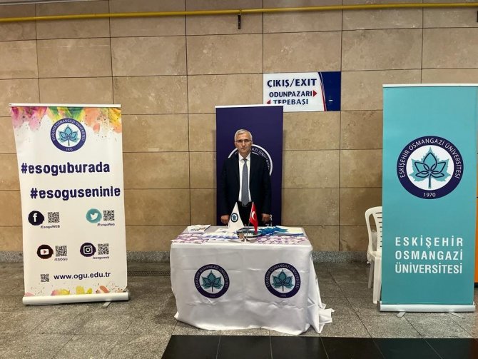 Eskişehir’e Gelen Öğrencileri Üniversite Temsilcileri Karşıladı