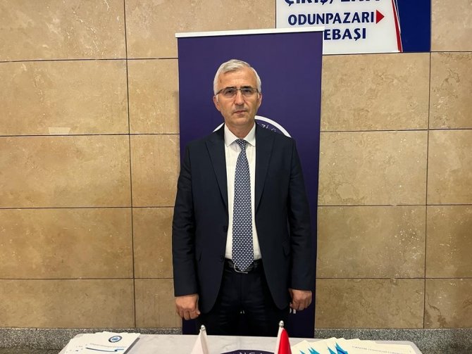 Eskişehir’e Gelen Öğrencileri Üniversite Temsilcileri Karşıladı