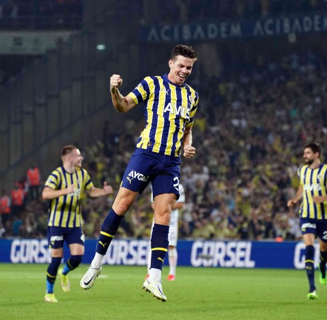 Spor Toto Süper Lig: Fenerbahçe: 4 - Adana Demirspor: 2 (Maç Sonucu)
