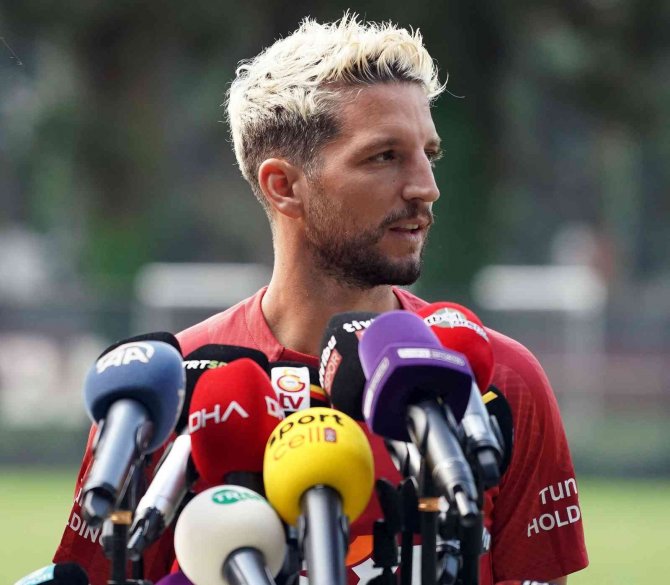 Dries Mertens: "Her Geçen Gün Daha İyi Çalışarak Kendimizi Şampiyonluk Yolunda İlerleteceğiz"