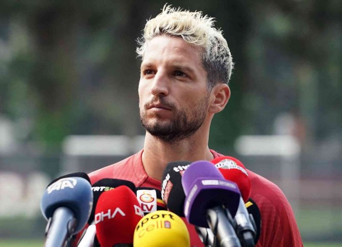 Dries Mertens: "Her Geçen Gün Daha İyi Çalışarak Kendimizi Şampiyonluk Yolunda İlerleteceğiz"