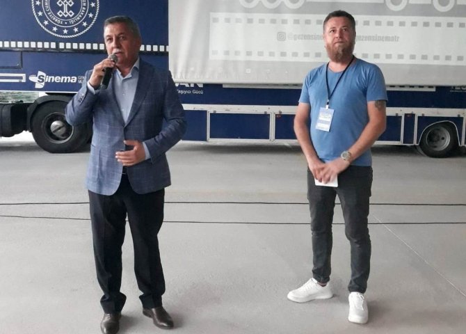 Gezen Sinema Tırı Altıntaş’ta