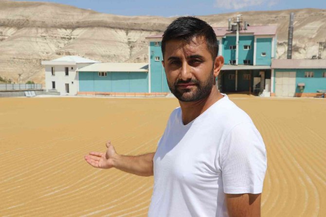 Geleneksel Yöntemle Üretip Dört Bir Yana Pazarlıyorlar