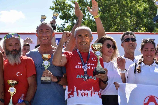 ‘Demir Adam’ Standart Mesafede Türkiye Şampiyonu Oldu