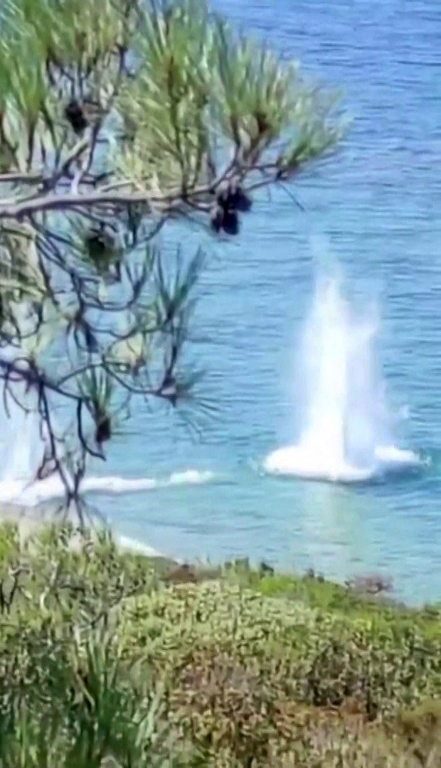 İ̇zmir’de Denizde Bulunan El Bombası İmha Edildi