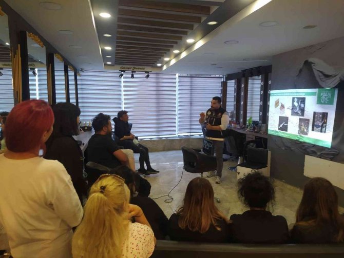 Narkotik Ekiplerinden 290 Vatandaşa “En İ̇yi Narkotik Polisi Anne” Eğitimi