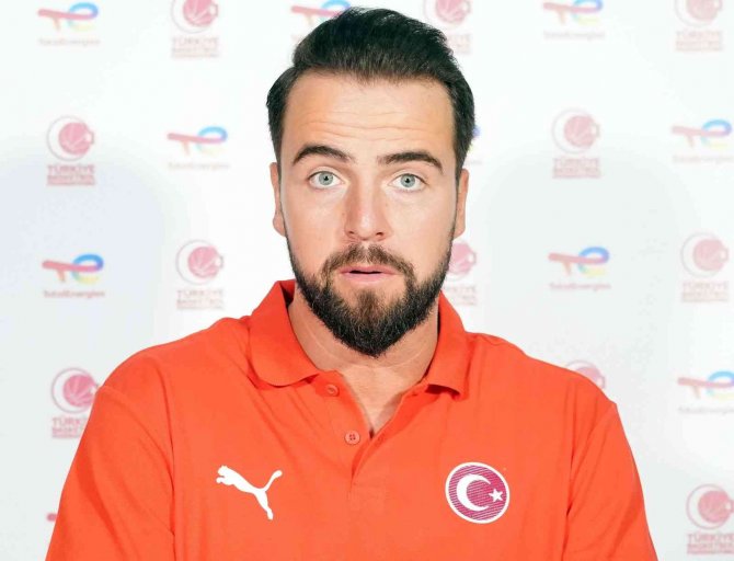Melih Mahmutoğlu: “Seyircimizle Birlikte Daha Coşkulu Oynuyoruz”