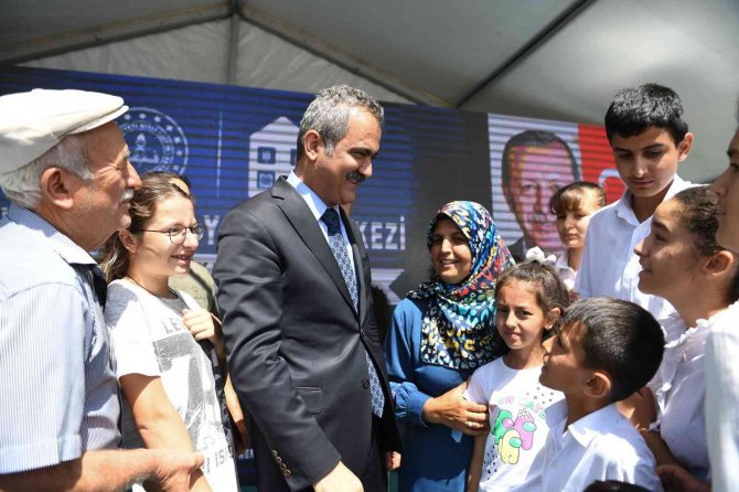 Bakan Özer: “Köy Yaşam Merkezlerinin Sayısını Bin 500’e Çıkaracağız”