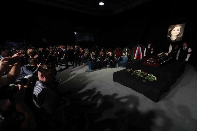 Moskova’da Bombalı Saldırıda Ölen Dugina Son Yolculuğuna Uğurlandı