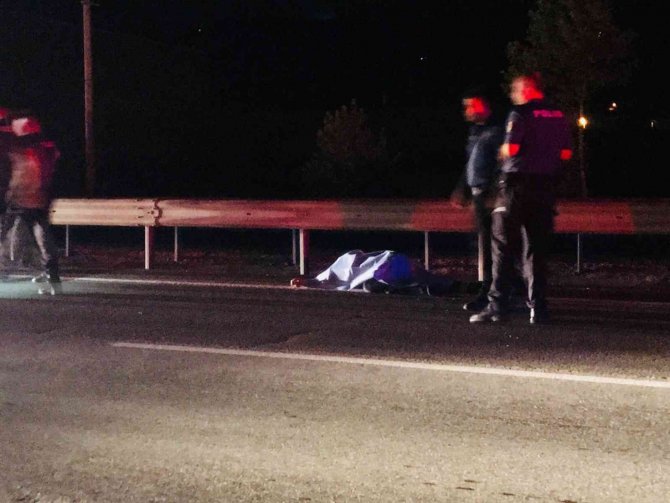 Kontrolden Çıkan Motosiklet Devrildi, Sürücü Hayatını Kaybetti
