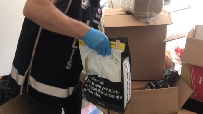 Samsun’da 472 Bin 800 Dal Dolu Ve Boş Makaron Ele Geçirildi