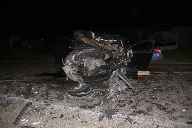 Seydikemer’de İki Otomobil Çarpıştı: 1 Ölü 3 Yaralı