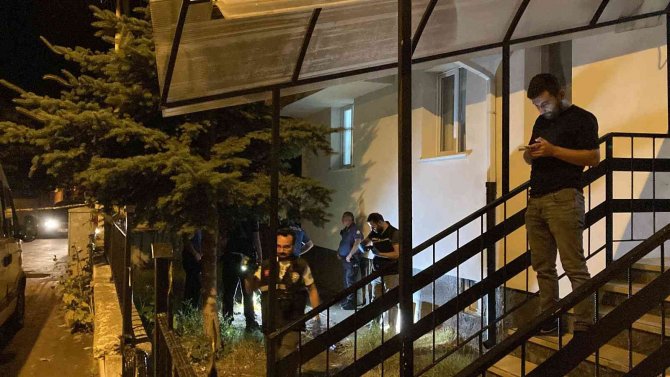 İ̇ki Grup Arasında Çıkan Bıçaklı Kavgada Bir Kişi Ağır Yaralandı