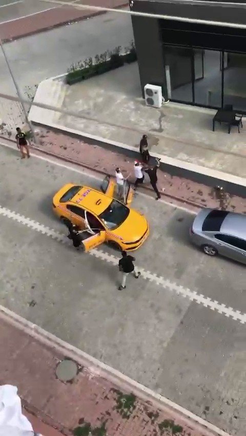Esenyurt’ta Sopalı, Taşlı Taksimetre Kavgası