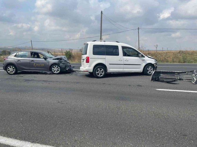 Süleymanpaşa-muratlı Yolunda Kaza: 3 Yaralı