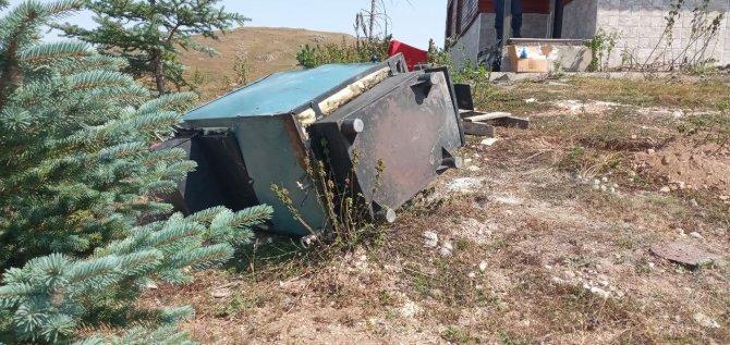 Başkan Hırsızları Kendi Elleriyle Yakaladı