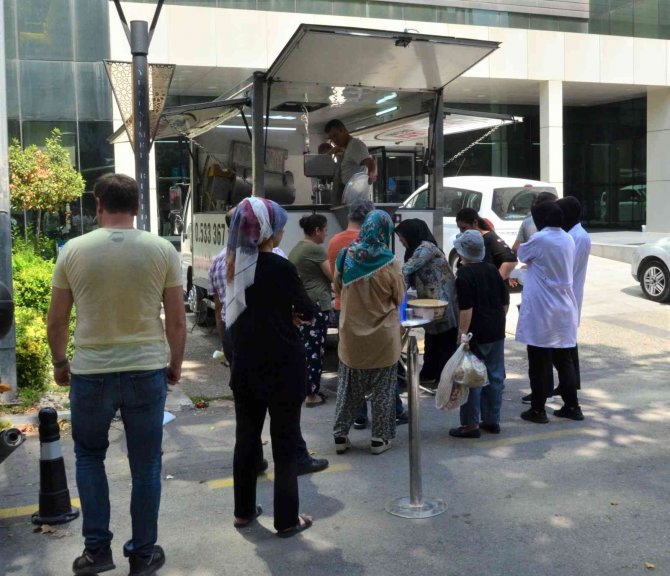 Trafik Kazasında Hayatını Kaybeden Futbolcu İçin Lokma Hayrı