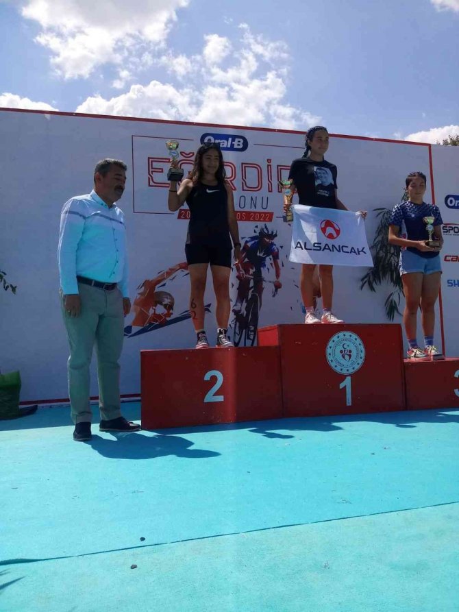 Denizlili 2 Sporcu Triatlon’da Türkiye’yi Temsil Edecek