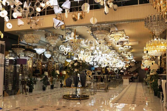 Rana Avize 800 Ürün Çeşidi İle Bölge Halkına Hizmet Veriyor