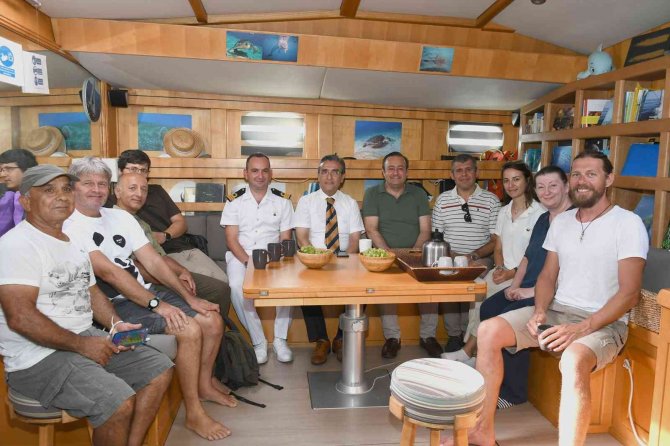 Wwf’nin Blue Panda Yelkenlisi Kuşadası Ziyaretini Sürdürüyor