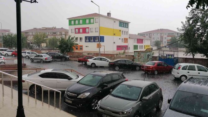 Meteoroloji Uyarmıştı: Tekirdağ’da Fındık Büyüklüğünde Dolu Yağdı