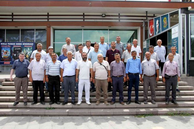 Muhtarlar, Tayini Çıkan Kaymakam İçin Bir Araya Gelip İmza Topladı