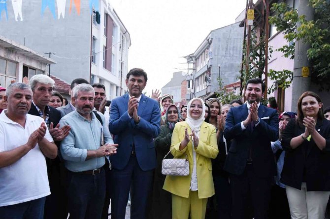 Ak Parti Tepebaşı İ̇lçe Başkanlığı Mahalle Temsilcilikleri Açılışına Yoğun Katılım