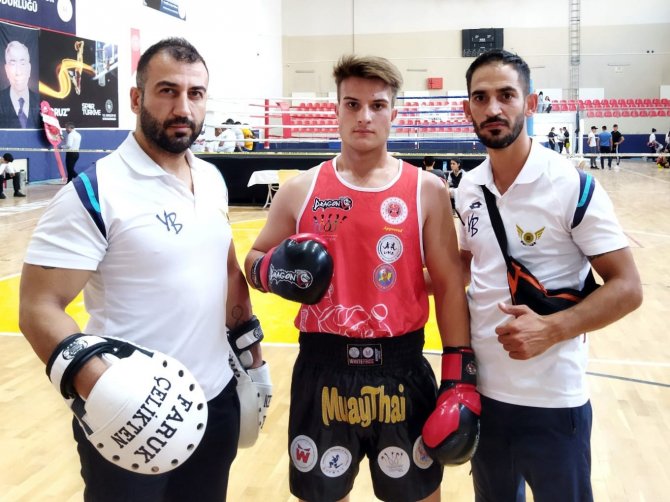 Yenimahalle Kayseri’de Madalyaları Topladı