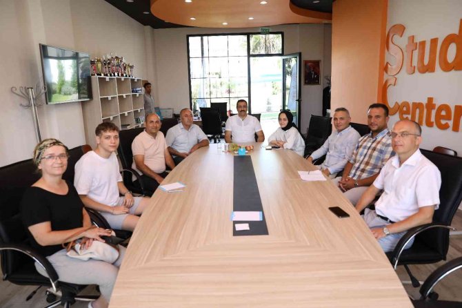 Alkü Rektörü Prof.dr. Kalan, Velilerle Buluştu