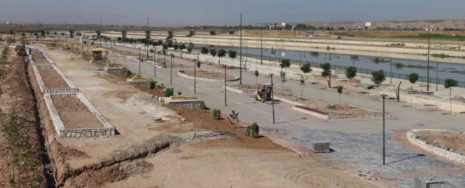 Batman İ̇stiklal Parkı’nda Çalışmaların Yüzde 75’i Tamamlandı