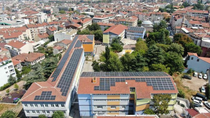 Bursa’daki Bu Okul Kendi Enerjisini Üretti