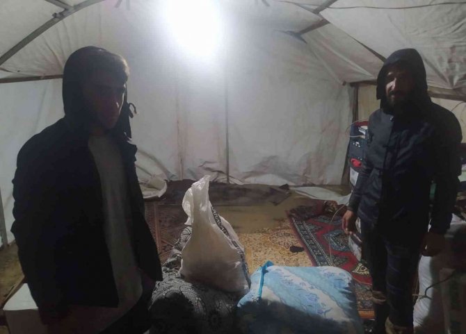 Mevsimlik İşçilerin Çadırlarını Su Bastı: 270 İşçi Ve 30 Çocuk Tahliye Edildi