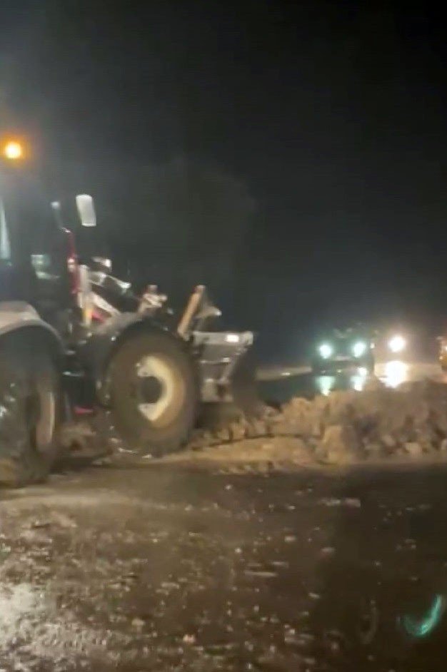 İ̇znik’te Sağanak Yağış Sele Neden Oldu