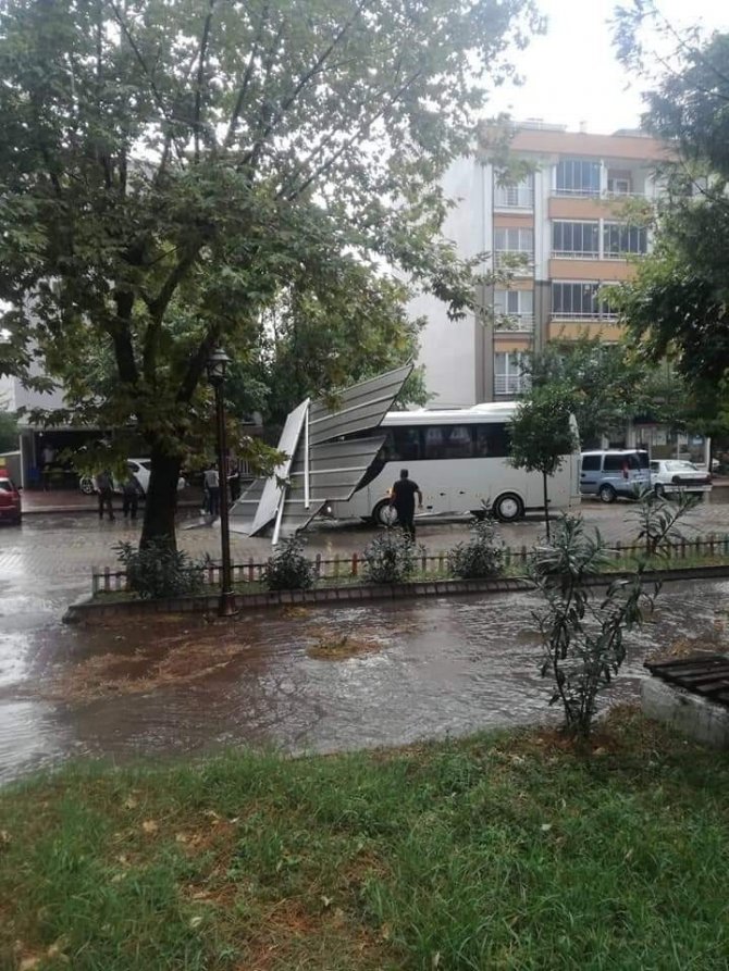 Çan’da Fırtına Ve Yağış Hayatı Böyle Felç Etti