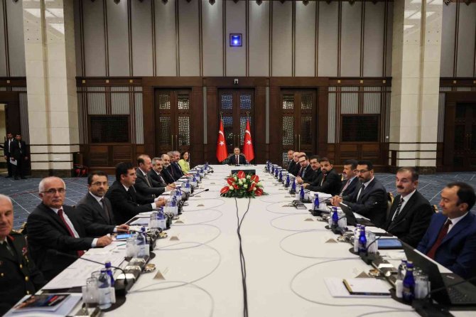 Cumhurbaşkanı Yardımcısı Oktay: “2023 Yılı Metaverse Entegrasyonunda Üst Seviyelere Çıktığımız Yıl Olacak”